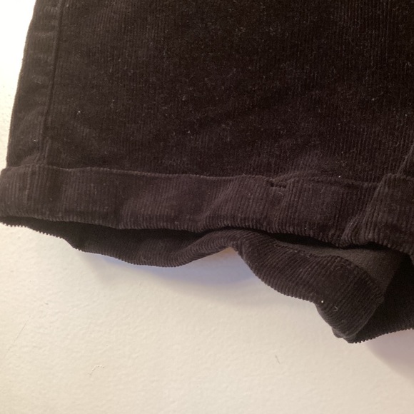 Forever 21 black corduroy cuffed shorts - Picture 3 of 7